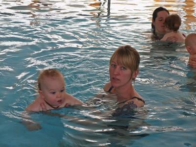 Bild zu Babyschwimmen - Forum für Juni - Mamis