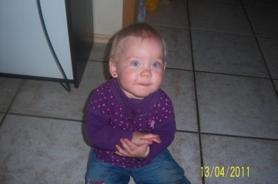 Bild zu lucie hat ohrringe - Forum für Juni - Mamis