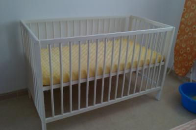 Bild zu Mein neues gebrauchtes Babybettchen aufgebau!!! - Forum für Juni - Mamis