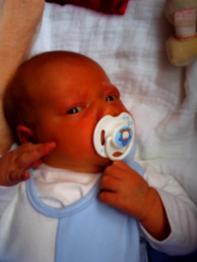 Bild zu nun noch ein bild von meinem scheißerchen :)) - Forum für Juli - Mamis