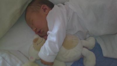 Bild zu Hier auch mal ein Bild unserer süßen Knutschkugel.... - Forum für Juli - Mamis