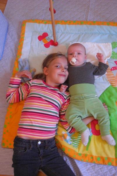 Bild zu Meine Große und meiner kleiner Großer...schaut mal - Forum für Juli - Mamis