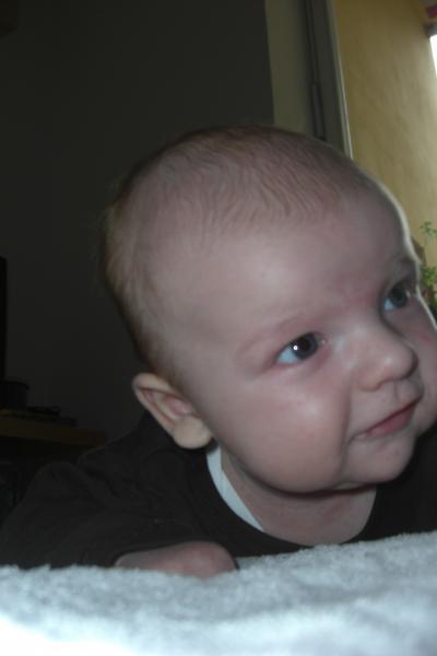 Bild zu Bauchlage=Milch kommt wieder hoch bzw raus - Forum für Juli - Mamis