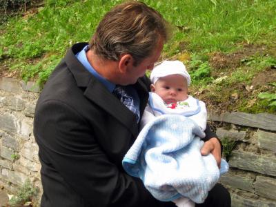 Bild zu Fabian ist nun getauft.. - Forum für Juli - Mamis
