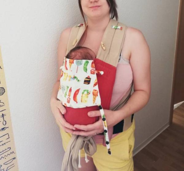 Bild zu Trage eingeweiht-ungewohnt aber total schöööön - Forum für Juli - Mamis