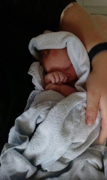 Bild zu Wir dürfen auch endlich kuscheln 😊 - Forum für Juli - Mamis