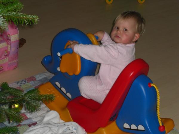 Bild zu Ein paar neue Fotos von Marie...von Weihnachten... - Forum für August - Mamis