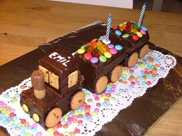 Bild zu Muss ich euch zeigen - ein Kuchen ist schon mal fertig - Forum für August - Mamis