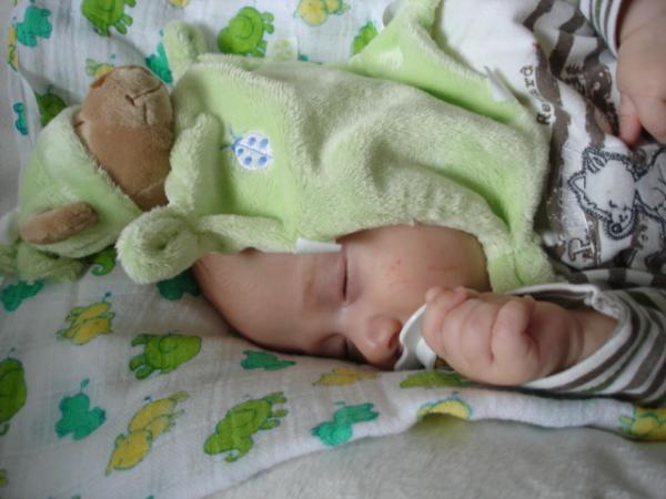 Bild zu Schlafgewohnheiten - Umfrage + Foto - Forum für August - Mamis