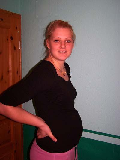 Bild zu So, nun zeig ich mein Bäuchlein auch noch mit =) - Forum für August - Mamis