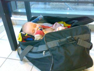 Bild zu Schaut mal,wozu man so eine Tasche alles brauchen kann.. - Forum für August - Mamis