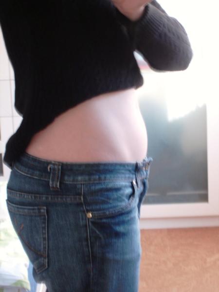 Bild zu Schaut mal bitte mein Bäuchlein - Forum für August - Mamis