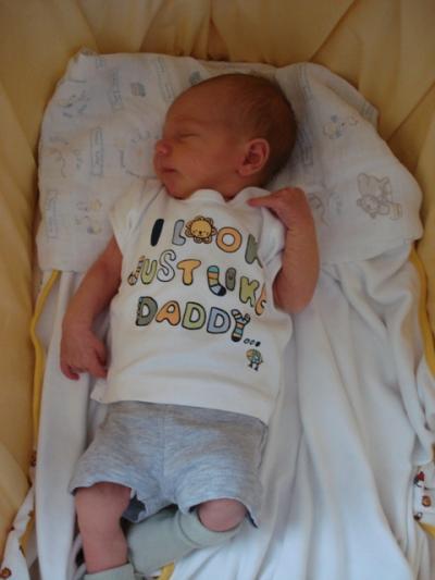 Bild zu ich mach auch mit! marty mit 3 tagen: - Forum für August - Mamis