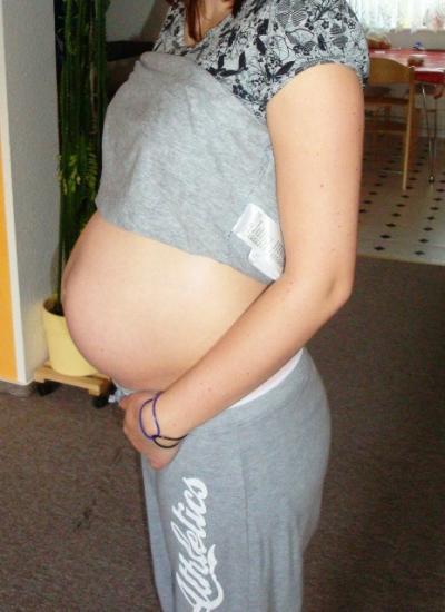 Bild zu Bauchbilder 27. SSW 1. Bild - Forum für August - Mamis