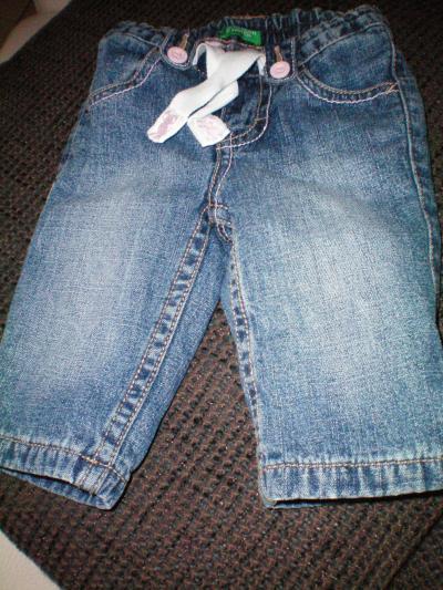 Bild zu Benetton Baby Mädchen Jeans zu verkaufen - Forum für August - Mamis