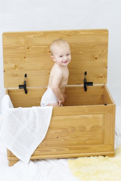 Bild zu Alexander in der Kiste - Forum für August - Mamis