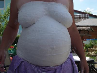 Bild zu Unser Gipsbauch - wer hat auch schon einen gemacht? - Forum für August - Mamis