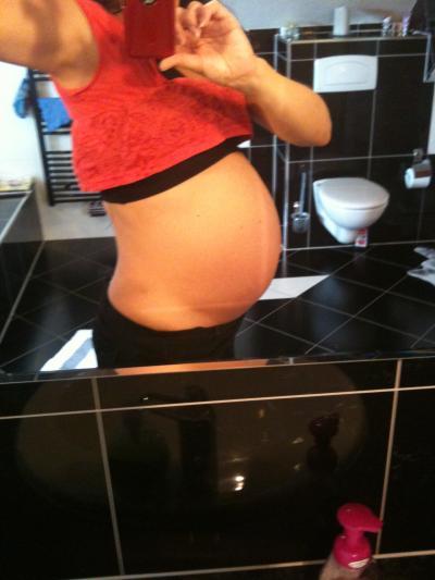 Bild zu Noch ein Bauchfoto... - Forum für August - Mamis