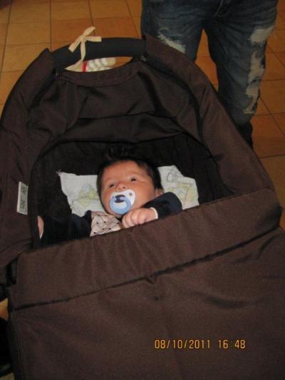 Bild zu Paul an seiner Taufe :-) Glaube wir scheinen die ersten zusein - Forum für August - Mamis