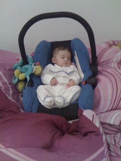 Bild zu was eine kleine zicke hahahah (hab sogar extra ein bild für euch gemacht) - Forum für August - Mamis