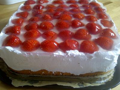 Bild zu Erdbeerkuuuucheeeen für aaaalleeeee :) - Forum für August - Mamis