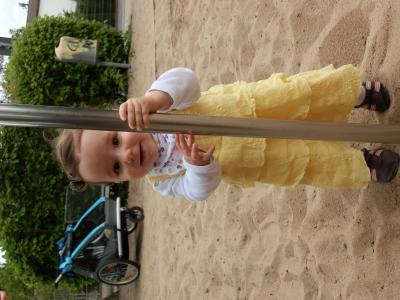 Bild zu Drei Zähne auf einmal, bäh, das machen wir nie wieder!!! - Forum für August - Mamis