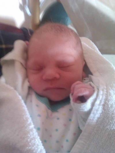 Bild zu Ausgekugelt.. endlich kuscheln - Forum für August - Mamis