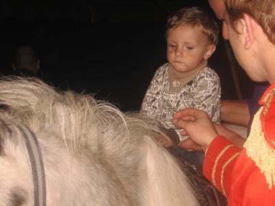 Bild zu Waren im Circus und Vin hat total mitgefiebert ;-) - Forum für August - Mamis