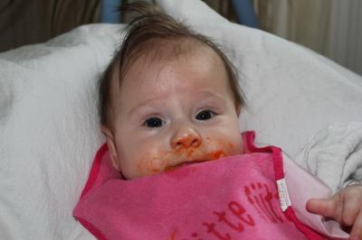 Bild zu der erste Brei FOTO - Forum für August - Mamis