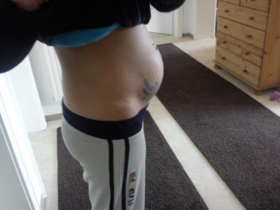 Bild zu Zeigt her eure Bäuche... :) - Forum für August - Mamis