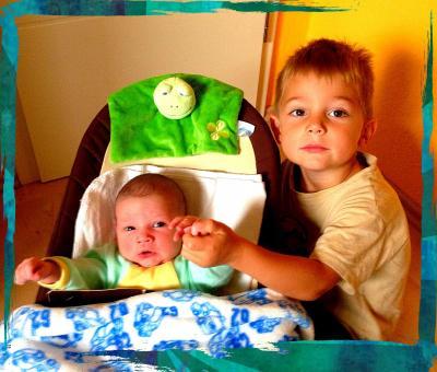 Bild zu Hier mal ein Bild von meinen beiden Augensternen... - Forum für August - Mamis