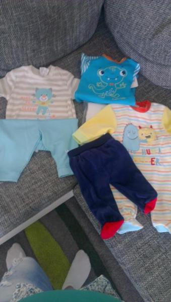 Bild zu Baby anzieh sachen - Forum für August - Mamis