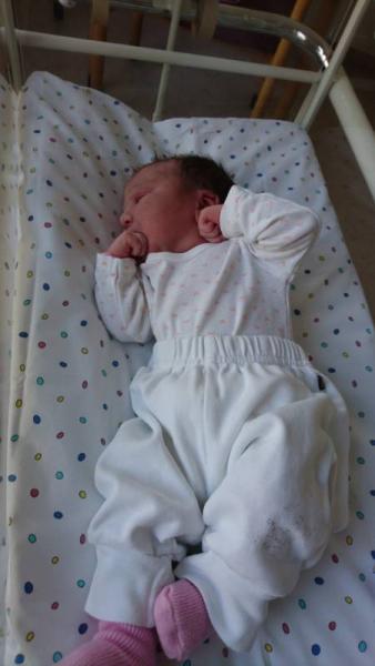 Bild zu Wir kuscheln mit Klara - Forum für August - Mamis