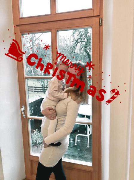 Bild zu Weihnachten wieder mit Kugel 🎄🎀🎁 - Forum für August - Mamis