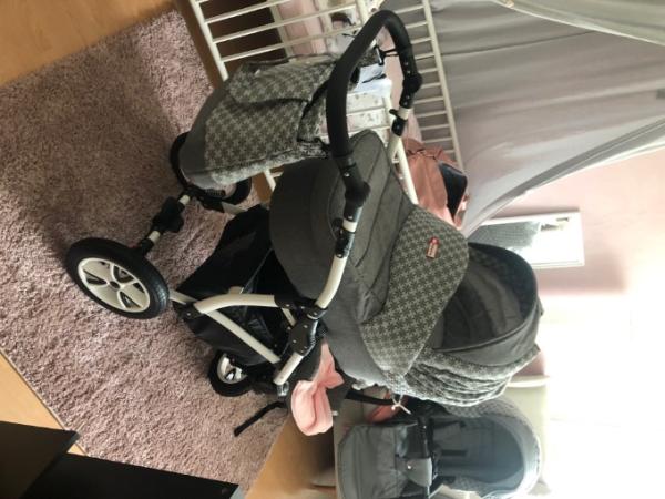 Bild zu Der Kinderwagen ist endlich da - Forum für August - Mamis