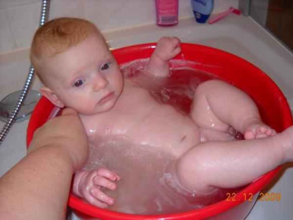 Bild zu baden in der salatschüssel ;0) - Forum für September - Mamis