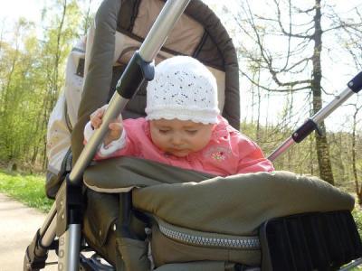 Bild zu Meine Kleine Heute beim spazieren - Forum für September - Mamis
