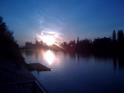 Bild zu Auch mal ein Bauchfoto im Sonnenuntergang - 19 SSW - Forum für September - Mamis