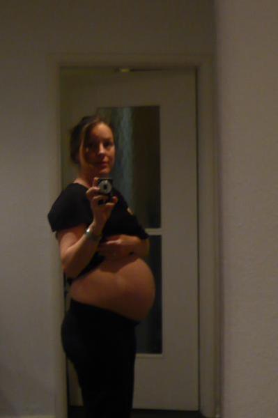 Bild zu hier seht ihr meine kugelrunde kugel - Forum für September - Mamis