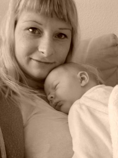 Bild zu Jeremy ....schläft am liebsten bei Mama!!!! - Forum für September - Mamis