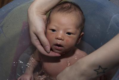 Bild zu Wir haben jetzt auch mal gebadet...! - Forum für September - Mamis