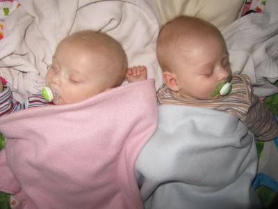 Bild zu Zwillinge... (lang) - Forum für September - Mamis