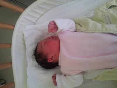 Bild zu Ausgekugelt - Emilia ist da - Forum für September - Mamis