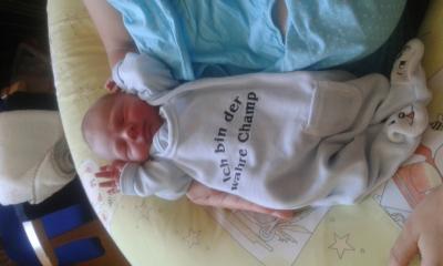 Bild zu klein sebastian ist auf der welt :) - Forum für September - Mamis