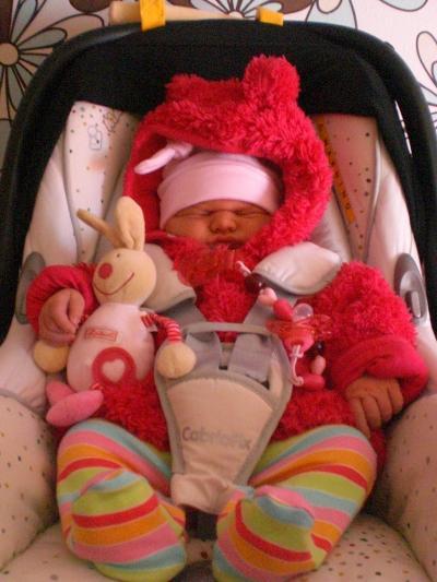 Bild zu Sie ist endlich da!!!!!!!!!!!!!!!!!!!!!! - Forum für Oktober - Mamis