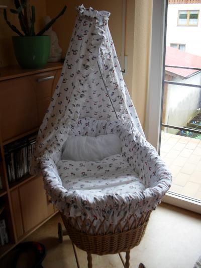 Bild zu Stubenwagen!! In dem war ich schon als baby^^ - Forum für Oktober - Mamis