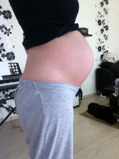 Bild zu Vergleich Bilder ...eure Bäuche...Senkung?? - Forum für Oktober - Mamis