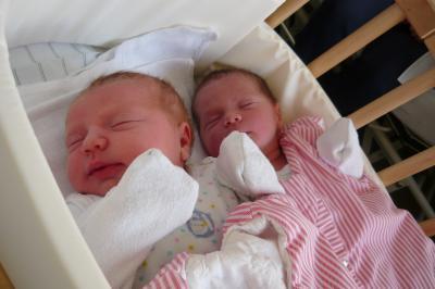 Bild zu unsere beiden sind da mit foto - Forum für Oktober - Mamis