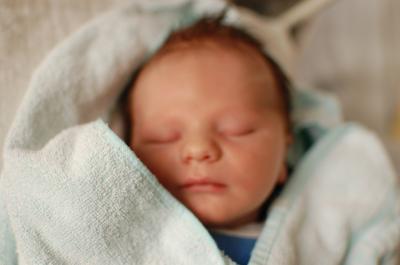 Bild zu Nach 7 Einleitungen und einem Kaiserschnitt: Geburtsbericht Oskar Linus - Forum für Oktober - Mamis