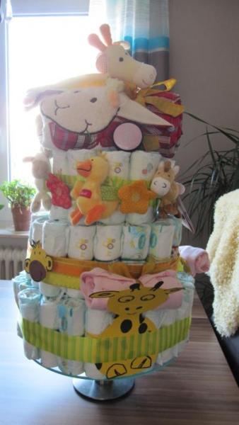 Bild zu Juhuuhhuu, wir haben eine Windeltorte geschenkt bekommen :) - Forum für Oktober - Mamis